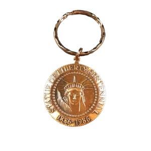 Statue Of Liberty 1886- 1986 Vintage Copper Color Keychain Postage Return